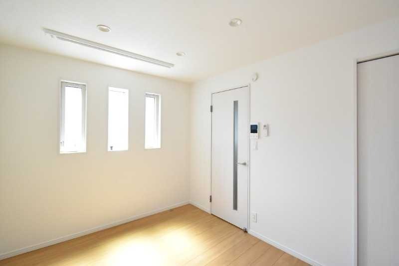 ��ʌ��������܎s�Y�a���ՂQ���ڂ̃}���V�����̋��ԁE���r���O