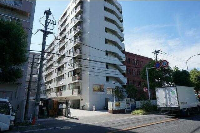 ��ʌ������s�h���R���ڂ̃}���V�����̌����O��