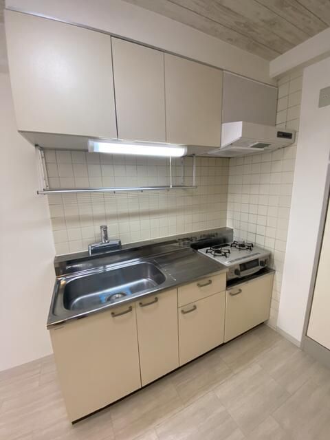 ��ʌ������s�h���R���ڂ̃}���V�����̃L�b�`��