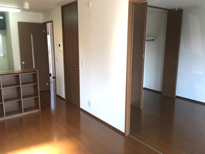 ��ʌ��������܎s�k��g�쒬�P���ڂ̃A�p�[�g�̂��̑������E�X�y�[�X