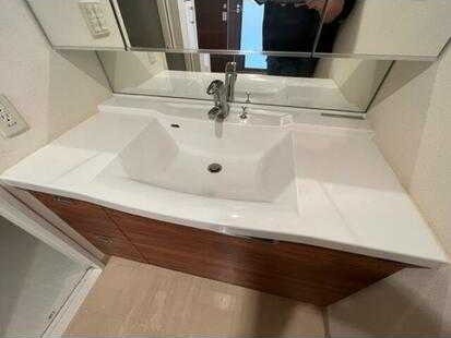 ��ʌ��z�J�s���C�N�^�E���W���ڂ̃}���V�����̐��ʏ�