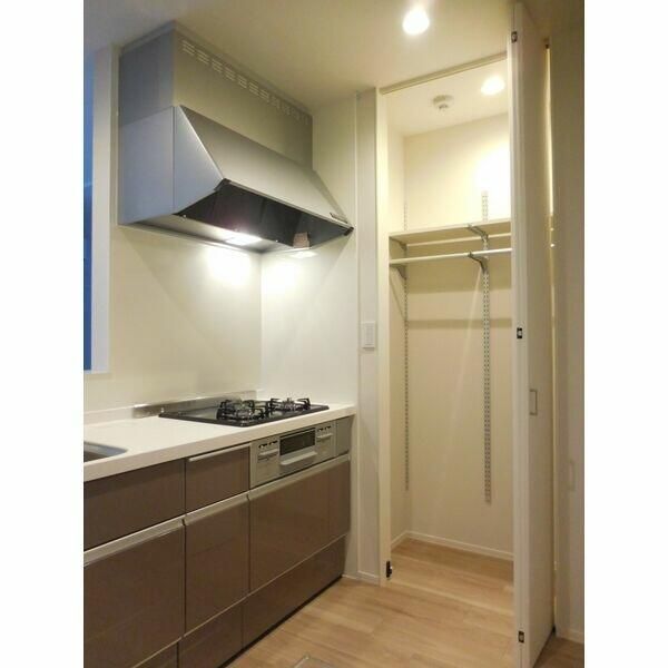 ��ʌ��������܎s�Y�a��̉ƂV���ڂ̃}���V�����̃L�b�`��