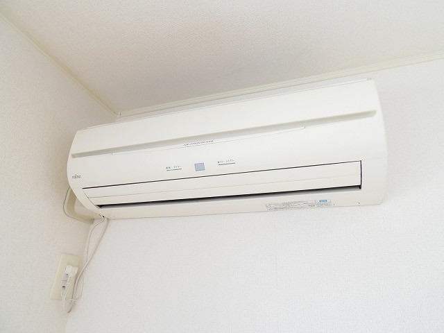 ��ʌ�����s�厚���s�̉Ƃ̃A�p�[�g�̂��̑��ݔ�