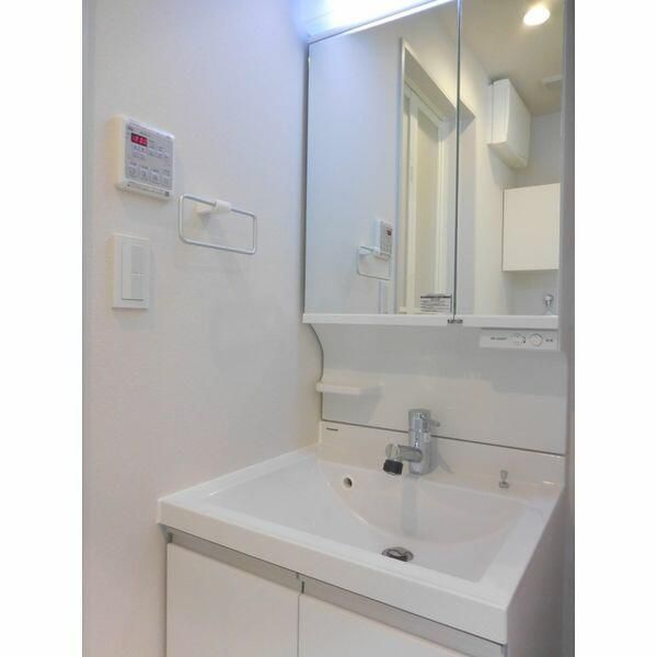 ��ʌ��������܎s�Y�a��̉ƂV���ڂ̃}���V�����̐��ʏ�