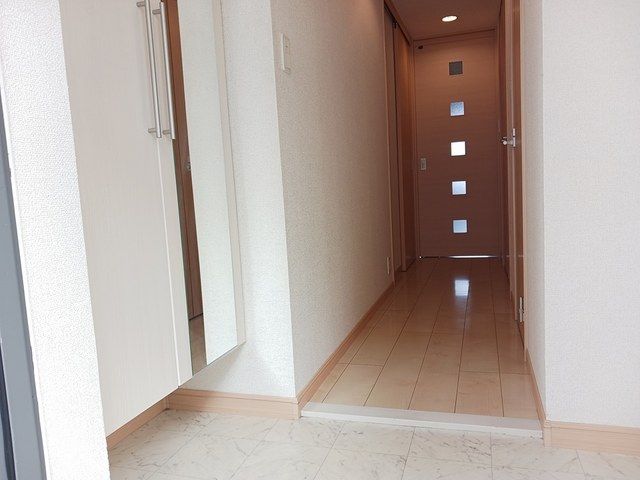 ��ʌ��t�����s���Ǔ��R���ڂ̃}���V�����̌���