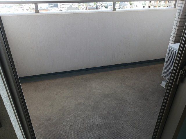 ��ʌ��t�����s���Ǔ��R���ڂ̃}���V�����̃o���R�j�[