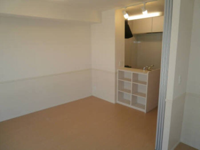 ��ʌ��������܎s�΋�����U���ڂ̃A�p�[�g�̋��ԁE���r���O