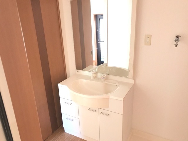 ��ʌ��������܎s��΋�厚���͂̃A�p�[�g�̐��ʏ�