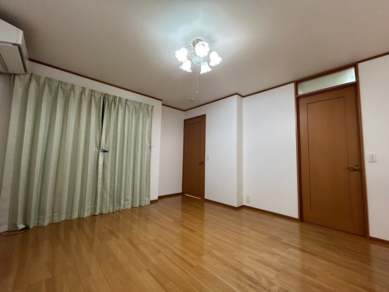 ��ʌ��������܎s�k����i���Q���ڂ̈�ˌ��Ă̋����E���r���O