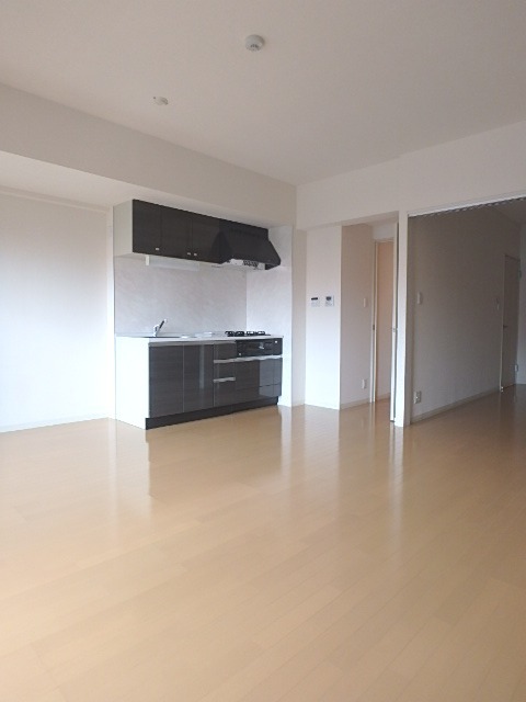 ��ʌ��������܎s�k��y�C���Q���ڂ̃}���V�����̋��ԁE���r���O