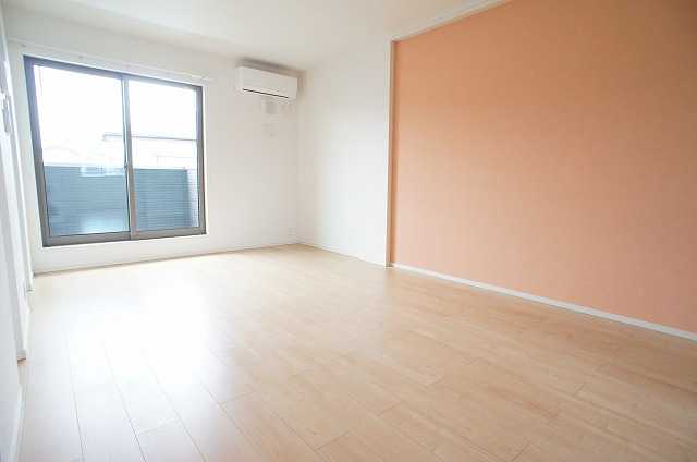 ��ʌ�����s�����R���ڂ̃A�p�[�g�̋��ԁE���r���O