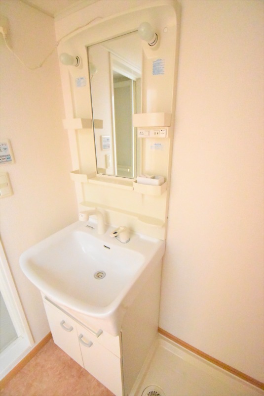 ��ʌ��z�J�s�{�{���Q���ڂ̃}���V�����̐��ʏ�