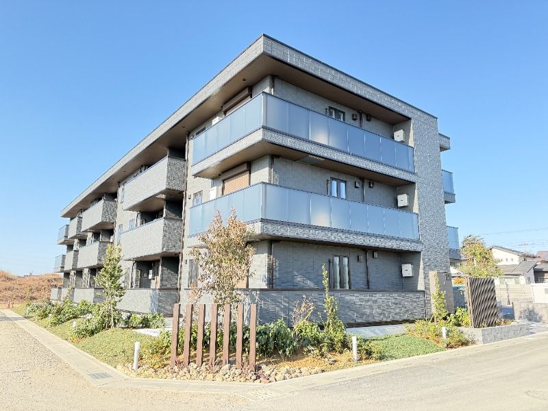 ��ʌ��������܎s�΋�厚���̃A�p�[�g�̌����O��