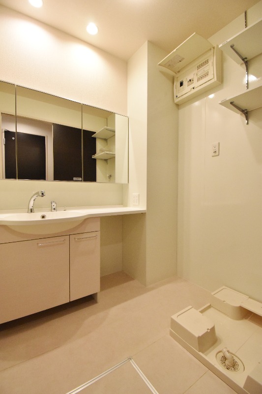 ��ʌ��������܎s����厚�w��̃A�p�[�g�̂��̑������E�X�y�[�X