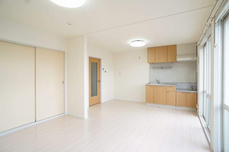 ��ʌ��������܎s������厚�쒆��̃A�p�[�g�̃L�b�`��