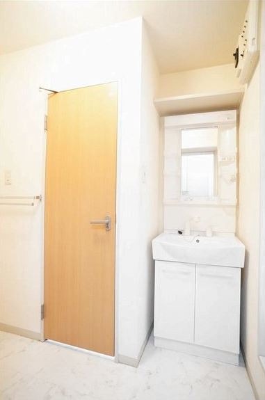 ��ʌ��������܎s������厚�쒆��̃A�p�[�g�̐��ʏ�