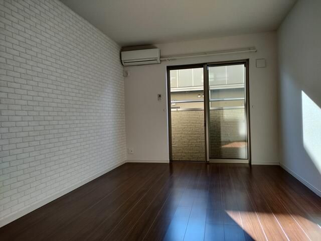 ��ʌ��k�����S�ɓޒ��{���Q���ڂ̃A�p�[�g�̋��ԁE���r���O