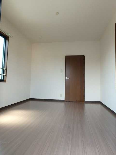 ��ʌ��������܎s������厚�쒆��̃e���X�n�E�X�̐Q��