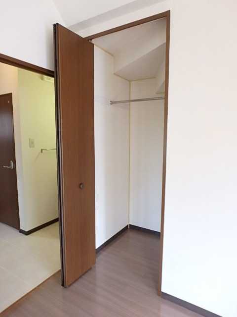 ��ʌ��������܎s������厚�쒆��̃e���X�n�E�X�̎��[