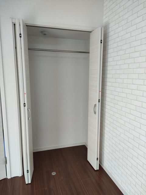 ��ʌ��k�����S�ɓޒ��{���Q���ڂ̃A�p�[�g�̎��[