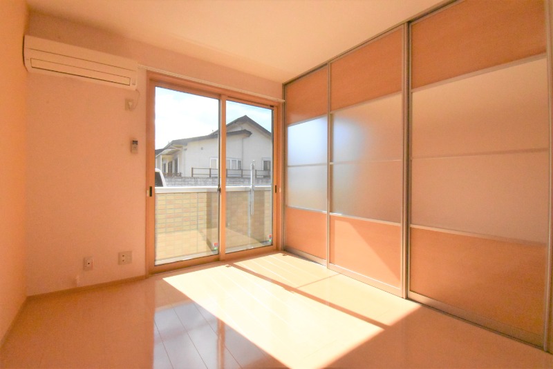 ��ʌ��z�J�s�{�{���P���ڂ̃A�p�[�g�̋��ԁE���r���O