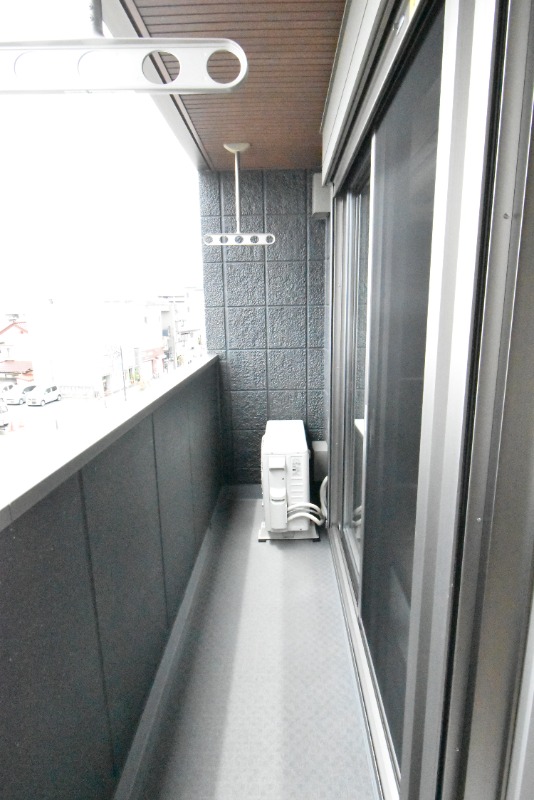 ��ʌ��������܎s�����扺�����R���ڂ̃}���V�����̃o���R�j�[