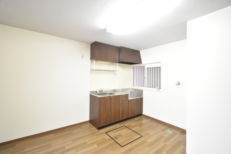 ��ʌ��������܎s�������˂U���ڂ̃A�p�[�g�̋��ԁE���r���O