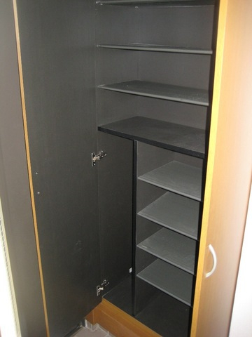 ��ʌ��������܎s��{��V�����Q���ڂ̃e���X�n�E�X�̌���