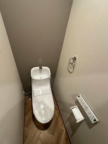 ��ʌ��������܎s�Y�a��̉ƂQ���ڂ̈�ˌ��Ẵg�C��