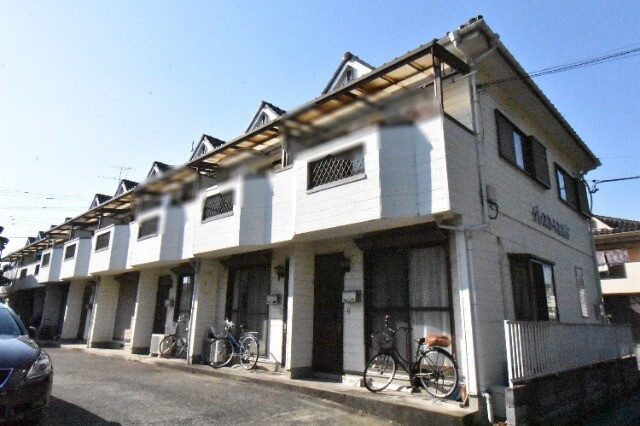 ��ʌ��@�c�s���m�؂Q���ڂ̃e���X�n�E�X�̌����O��