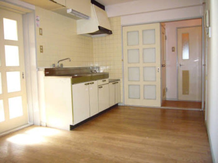 ��ʌ��@�c�s���U���ڂ̃}���V�����̋��ԁE���r���O