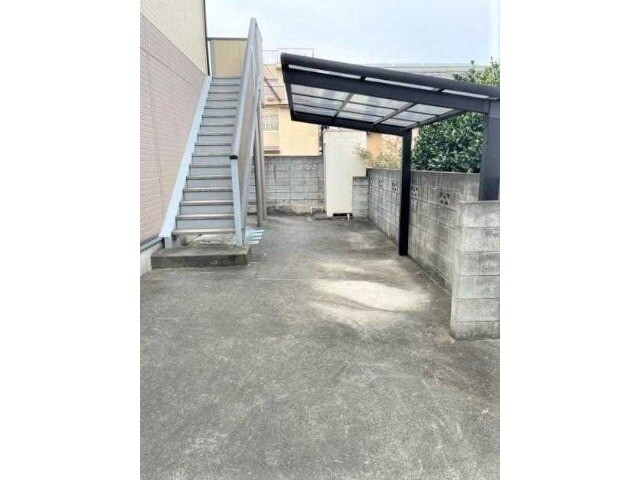 ��ʌ��������܎s�k��������Q���ڂ̃A�p�[�g�̃G���g�����X