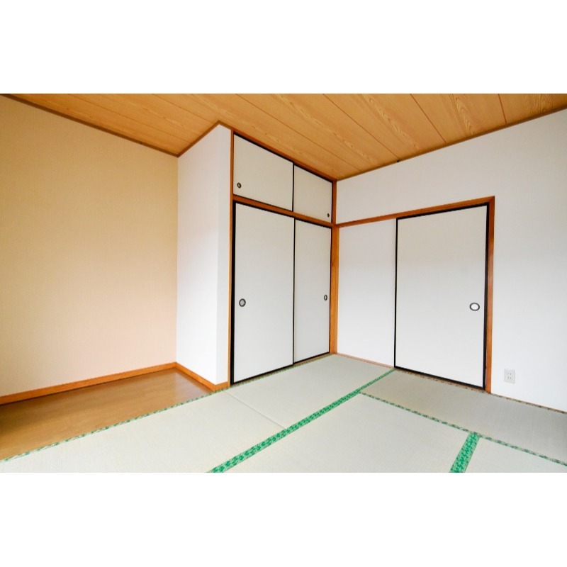 ��ʌ��@�c�s���m�؂Q���ڂ̃e���X�n�E�X�̂��̑������E�X�y�[�X