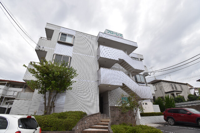 ��ʌ�����s�����J�{���Q���ڂ̃}���V�����̌����O��