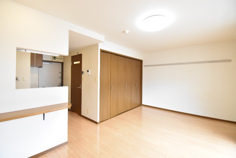 ��ʌ�����s�����J�{���Q���ڂ̃}���V�����̋��ԁE���r���O