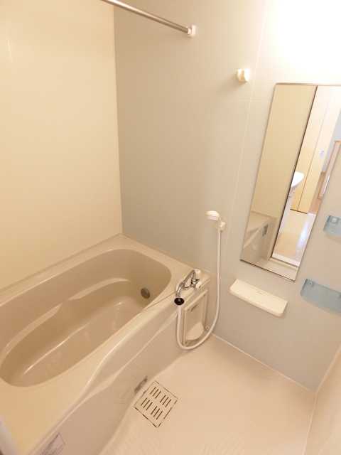 ��ʌ��k�����S�ɓޒ����Q���ڂ̃A�p�[�g�̃o�X