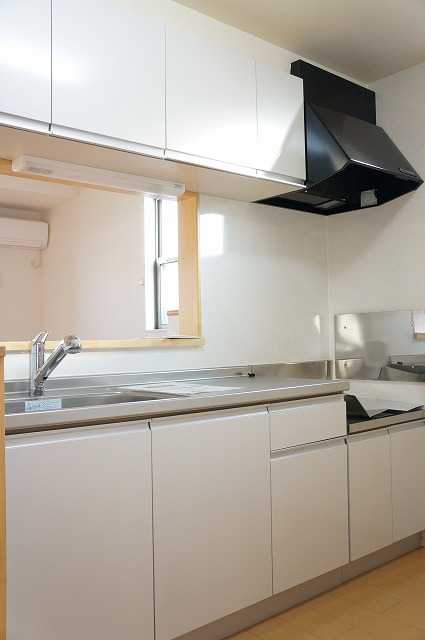 ��ʌ��k�����S�ɓޒ����Q���ڂ̃A�p�[�g�̃L�b�`��