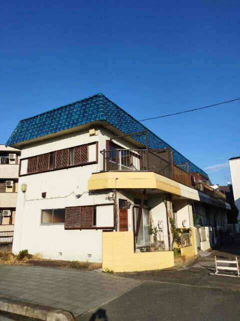 ��ʌ��n�s�����U���ڂ̃e���X�n�E�X�̌����O��