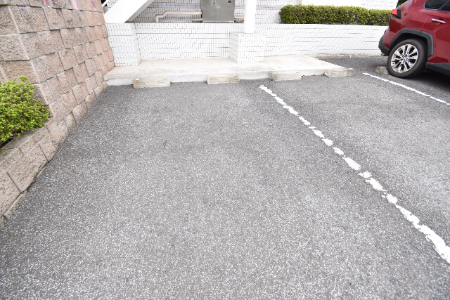 ��ʌ�����s�����J�{���Q���ڂ̃}���V�����̒��ԏ�