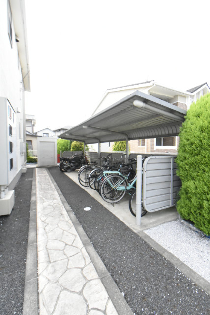 ��ʌ��k�����S�ɓޒ����Q���ڂ̃A�p�[�g�̂��̑�