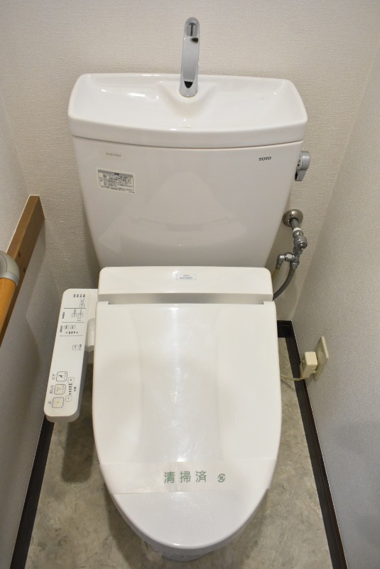 ��ʌ��n�s�����U���ڂ̃e���X�n�E�X�̃g�C��