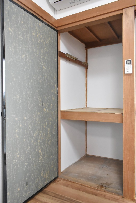 ��ʌ��n�s�����U���ڂ̃e���X�n�E�X�̎��[