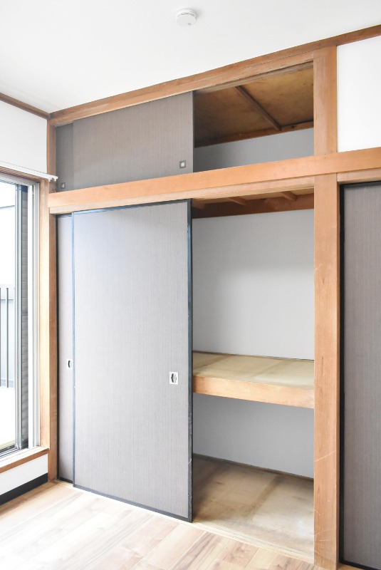 ��ʌ��n�s�����U���ڂ̃e���X�n�E�X�̎��[