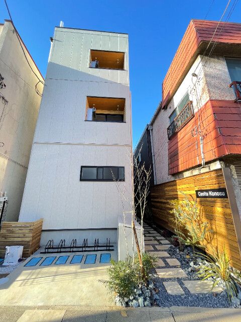 ��ʌ������s�{���U���ڂ̃A�p�[�g�̌����O��