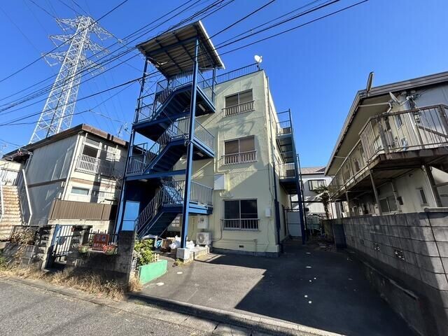 ��ʌ������s�����R���ڂ̃}���V�����̌����O��