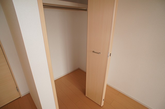 ��ʌ�����s��؂Q���ڂ̃A�p�[�g�̎��[