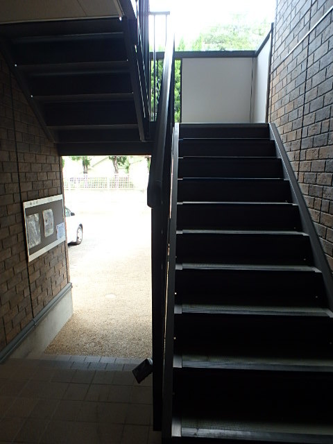 ��ʌ��������܎s�k����i���R���ڂ̃A�p�[�g�̃G���g�����X