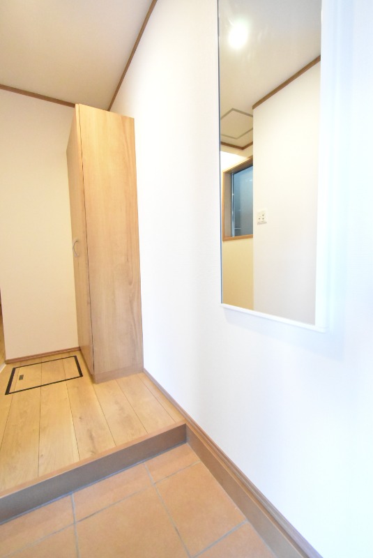 ��ʌ�����s������U���ڂ̃e���X�n�E�X�̌���