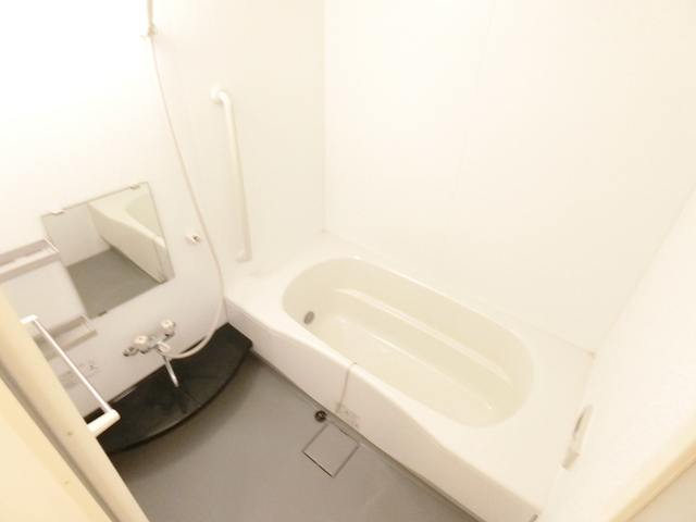 ��ʌ��������܎s��{��O���Q���ڂ̃A�p�[�g�̃o�X