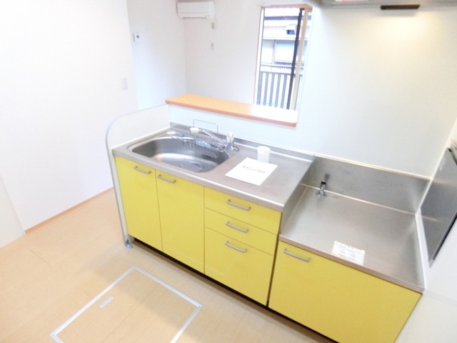 ��ʌ��������܎s��{��O���Q���ڂ̃A�p�[�g�̃L�b�`��